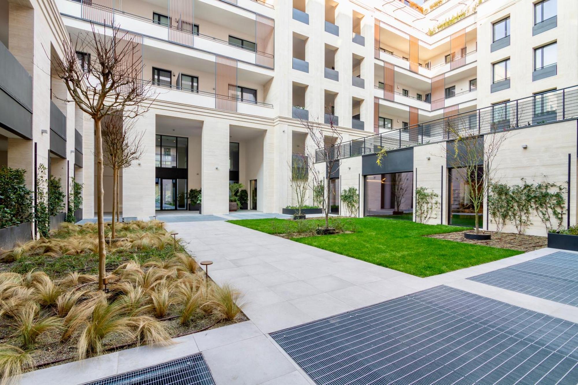 Urban Luxury - Bright And Central Apartment Milán Exterior foto